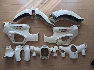 新品同様　スーパーカブ110　外装　カウル　カバー　フェンダー　JA59　アイボリー