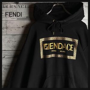 【超希少デザイン】ヴェルサーチ×FENDI☆ 両面刺繍ロゴ入りパーカー