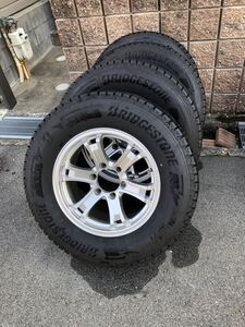 スタッドレスタイヤ ホイールセット　 ブリヂストン ブリザック　ＤＭＶ３　２６５/６５Ｒ１７　１５系プラド　など