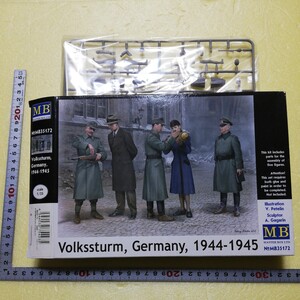 ☆地　1/35 マスターボックス　MASTER BOX 　国民突撃隊　ドイツ1944-45 婦人１名　紳士１名　将兵３名　パンツァーファウスト　未組立