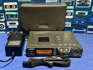 TASCAM プロ用ポータブルDATの名機　DA-P1 本体＋純正電源＋キャリングケース＋ショルダーベルト+ 取扱説明書,Service Manual 　EX27