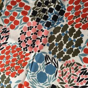 新品●マリメッコ 25x72cm vaskyna コットン生地 ヴァスキナ 赤　marimekko