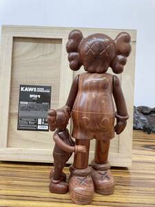 KAWS Good Intentions Wood Figure カウズ　カリモク Companion Wood Figure by KAWS KARIMOKU 置物　