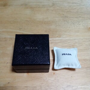 PRADA ミニクッション＆化粧箱　