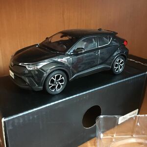 トヨタ　C-HR 非売品ミニカー　ブラック