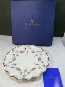 未使用■「ＲｏｙａｌＣｒｏｗｎＤｅｒｂｙ」（ロイヤルクラウンダービー）「ロイヤルアントワネット　プレート」２５ｃｍ