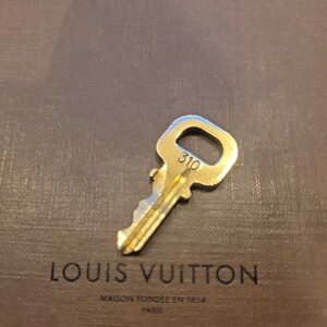 美品 Louis Vuitton パドロック カデナ 南京錠 ルイヴィトン 鍵 ゴールド 　番号　310　送料63円～