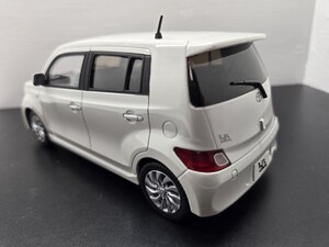 1/24 トヨタ bB ビービー 非売品 1:24 TOYOTA bB 2006 ホワイト 白 カラーサンプル 色見本 ミニバン 旧車 ミニカー 入手困難 レア物