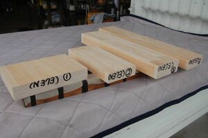 桧　ヒノキ（岐阜産） 4本で6700円 角材　材木　新品