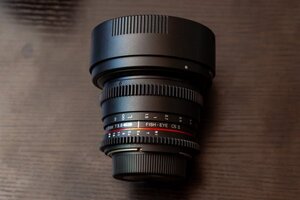 【中古・入荷】サムヤン　シネレンズ　SAMYANG 単焦点魚眼レンズ VDSLR 8mm T3.8 APS-C ニコンＦ用　￥22800