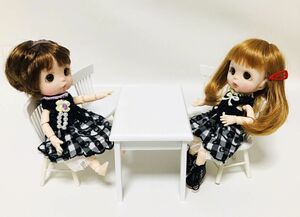 ■オビツ１１ フィギュア 人形 カスタムドール 撮影用 机 椅子 四脚 セット 訳あり B210553