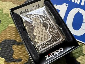 ●新品●3面に連続した錦蛇革巻きにcrossのメタルを付けた ジッポーライター mercismith2zippo フレームパイソンメタルクロス