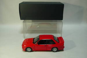 即決！BMW M3 (E30) Street Version ミニチャンプス 1/18 美品！元箱＆ケース付