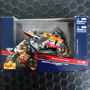 ホンダ　ＲＣ２１１Ｖ　２００５　＃３　マックス・ビアッジ (MAX BIAGGI)　Repsol Honda Team　１／１８スケールマシンモデル