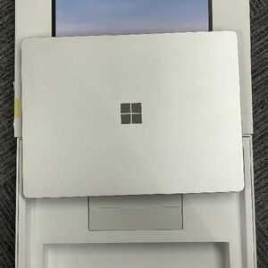 Microsoft Surface Laptop Go THH-00020(プラチナ) [ 中古[27760557]