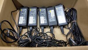 【中古パーツ】 FUJITSU 90W 19V 4.74A FMV-AC321 FMV-AC312 FMV-AC315S FMV-AC319アダプタ 外径5.5mm ■ FUJITSU 19V 4.74A*5個セット