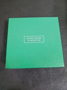 UNITED　COLORS　OF　BENETTON　三つ折り財布