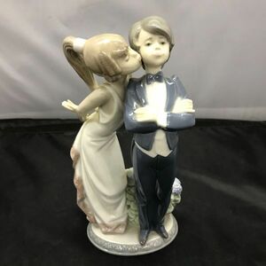 A532-I55-858 LLADRO リヤドロ No.5555 『すてきよ！』 フィギュリン 陶器人形 アンティーク インテリア 美術品 置物 約9.5x20㎝