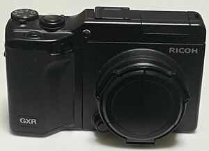 ○【稼働品】RICOH（リコー）GXR コンパクトデジタルカメラ f=5.1-15.3mm 1:2.5-4.4 VC 充電器付 1円〜