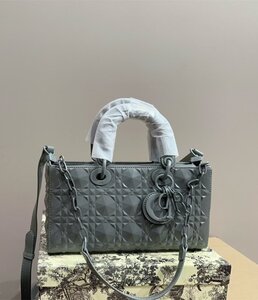 DIOR　ディオール　ハンドバッグ　ショルダーバッグ　斜め掛け　肩掛け　レザー　オシャレ 1000円～