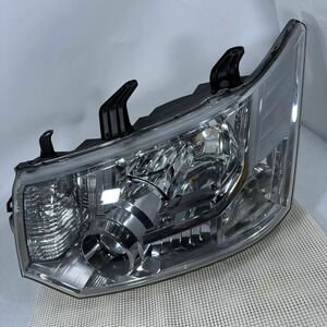 M 38-3-1デリカ　D5 前期　CV1W CV2W CV5W 等　HID 100-87918 ヘッドライト 