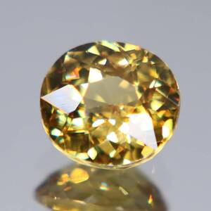 天然グロッシュラーガーネット 0.88ct【P243】