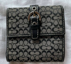 COACH 二つ折り財布　黒　シグネチャー　定番　中古美品