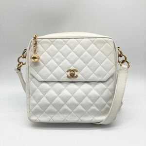 美品 CHANEL シャネル キャビアスキン マトラッセ ショルダーバッグ ボールチャーム ココマーク ホワイト ゴールド金具