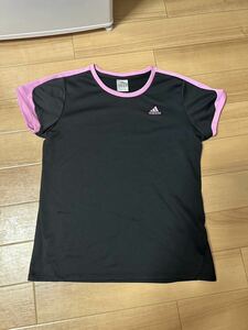 美品　アディダス adidas Tシャツ 半袖 黒　ブラック スポーツウェア