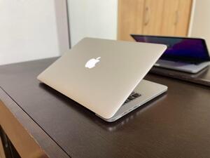 Apple MacBook Pro 13インチ USキーボード 新品充電器付き