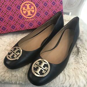 ☆美品☆TORY BURCH　パンプス　ローヒール　ロゴ　レザー　黒　ゴールド