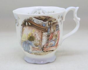  ロイヤルドルトン ROYAL DOULTON ブランブリーヘッジ　BRAMBLY HEDGE ウインタービーカー　WINTER BEAKER マグカップ