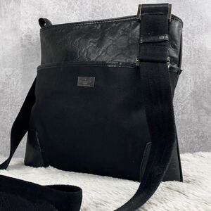 美品 GUCCI グッチ ショルダーバッグ サコッシュ ポシェット キャンバス レザー GG柄 シマレザー 斜め掛け 肩掛けファスナー ロゴ型押し 黒