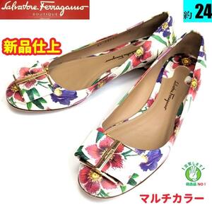 新品そっくりさん　フェラガモFerragamo　フラワー柄パンプス6 1/2D