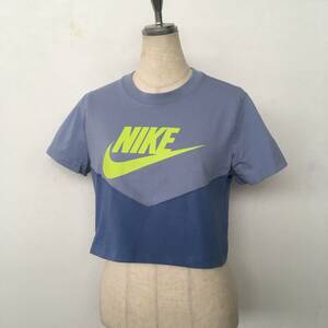 NIKE ナイキ ロゴプリント 美品 レディース ショート丈Tシャツ