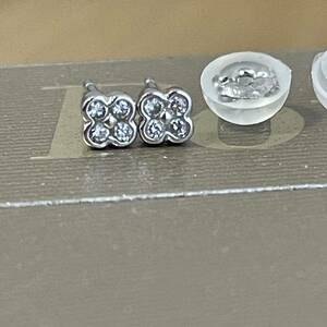 ポンテヴェキオ　フラワー　ダイヤピアス　0.08CT WG