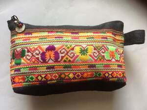 未使用 タイ モン族 カラフル手刺繍大きめポーチ 民族伝統模様 花柄ビンテージコインチャーム クラッチとしても