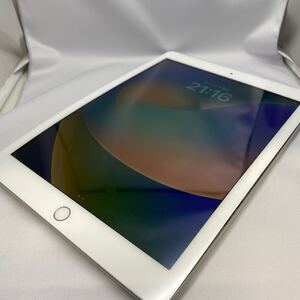 958 Apple iPad (5th generation) Wi-Fi 32GB SILVER A1822 Apple