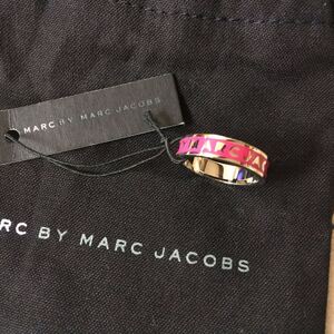 新品 MARC BY MARC JACOBS マークジェイコブス 指輪 リング 16号 US8号 アクセサリー 女性用 プレゼント ロゴ ピンク 贈り物