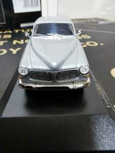 ボルボ　アマゾン　VOLVO 121Amazon silver 1966年式　2ドア　レア　絶版品　ミニチャンプス製　MINICHAMPS 1/43 未使用未展示品