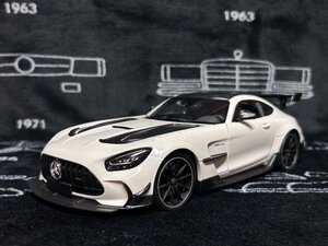 minichamps 1/18 Mercedes Benz AMG AMG GT Black Series 2021 white metallic　メルセデス　ベンツ　ミニチャンプス　ミニカー