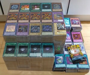 店処分　遊戯王約10000枚（SR以上約1000枚）海外　バンダイ　レリーフ　SEC UR SR P 初期　青眼エクゾディアなど大量まとめ説明文必読