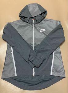 NIKE・WMNS BONDED WINDRUNNER・ナイキ ボンデッド ウインドランナー・Mサイズ・レディース・新品