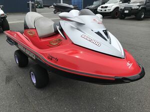  ジャンク品扱い　 シードゥー　ＳＥＡ－ＤＯＯ　エンジン不動 部品取りなどに　 書類なし　船体　水上オートバイ　本体　船　ボート。　