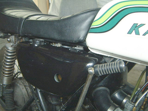 113　SS250SS350用　純正形状復刻サイドカバー　