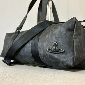 【美品】Vivienne Westwood ヴィヴィアンウエストウッド メンズ ショルダーバッグ ミニボストン 2way オーブ 総柄 レザー PVC ブラック系