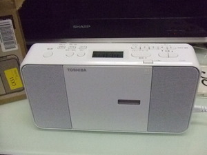  稼動品★東芝 TOSHIBA TY-C250　ホワイト CDラジオ FM AM★