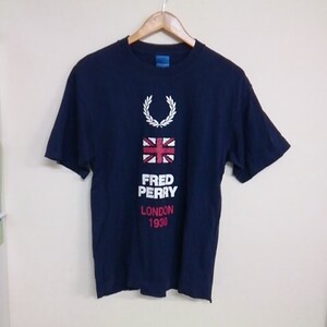 ★【古着】FRED PERRY(フレッドペリー) Tシャツ　半袖　紺(ネイビー)　Mサイズ