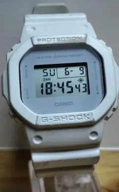 G-SHOCK DW-5600CU