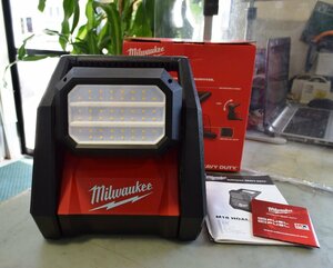 ミルウォーキーツール【Milwaukee】M18 LED ハイパフォーマンス エリアライト M18 HOAL-0 ホンタイ //未使用【展示品】/若干のキズや汚れ